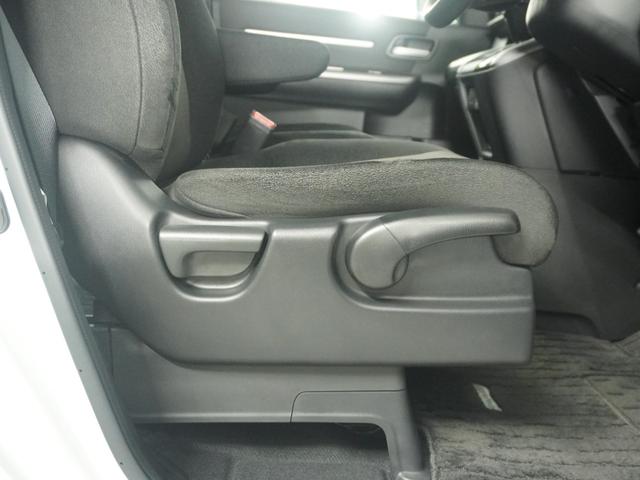 ◆運転席ハイトアジャスター◆運転席を上下に高さ調節ができます！運転ポジションを体格に合わせてシート調整できます。