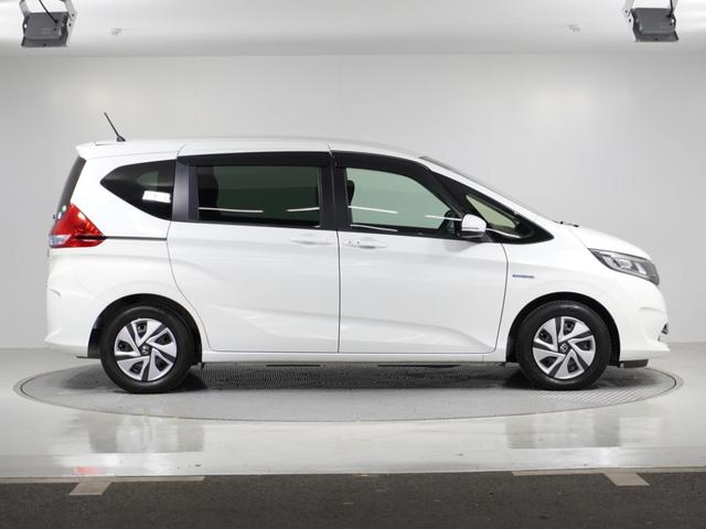 フリードハイブリッド ハイブリッド・Gホンダセンシング 1オ-ナ-ナビDレコRカメETC両電扉BT地デジ アダプティブクルーズコントロール Bluetooth 障害物センサー LEDヘッドライト フルセグ DVD再生 6人乗り3列シート 禁煙車 ECON(25枚目)