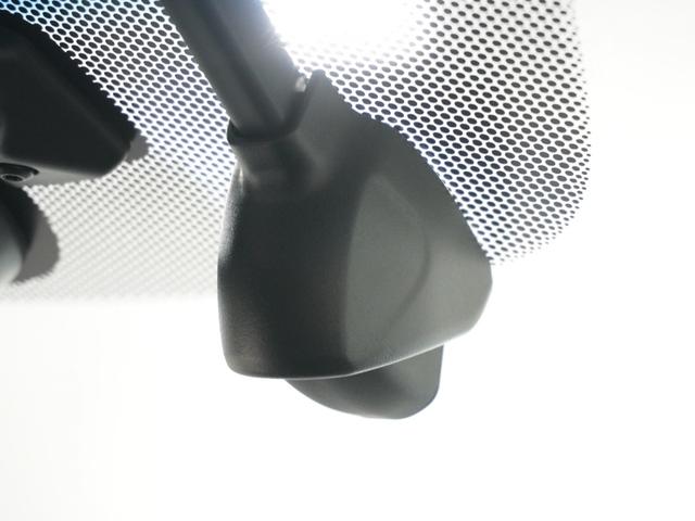 フリード Ｇ　ナビＲカメＤレコＥＴＣ両電扉ＢＴシ－トヒ－タ－　アダプティブクルーズコントロール　Ｂｌｕｅｔｏｏｔｈ　フルセグＴＶ　ＣＤ／ＤＶＤ再生　１５インチ純正アルミホイール　２列目ウォークスルー　禁煙車　ＬＥＤ（7枚目）