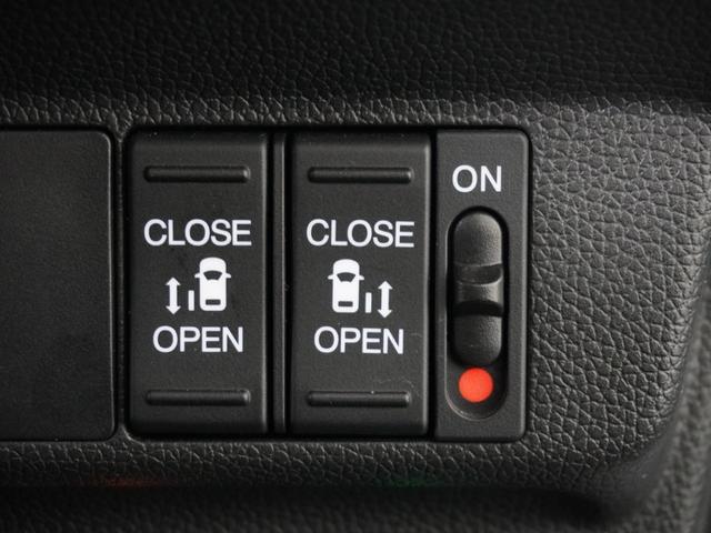 フリード Ｇ　ナビＲカメＤレコＥＴＣ両電扉ＢＴシ－トヒ－タ－　アダプティブクルーズコントロール　Ｂｌｕｅｔｏｏｔｈ　フルセグＴＶ　ＣＤ／ＤＶＤ再生　１５インチ純正アルミホイール　２列目ウォークスルー　禁煙車　ＬＥＤ（9枚目）