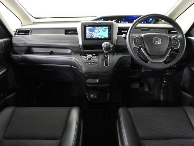 フリード Ｇ　ナビＲカメＤレコＥＴＣ両電扉ＢＴシ－トヒ－タ－　アダプティブクルーズコントロール　Ｂｌｕｅｔｏｏｔｈ　フルセグＴＶ　ＣＤ／ＤＶＤ再生　１５インチ純正アルミホイール　２列目ウォークスルー　禁煙車　ＬＥＤ（11枚目）