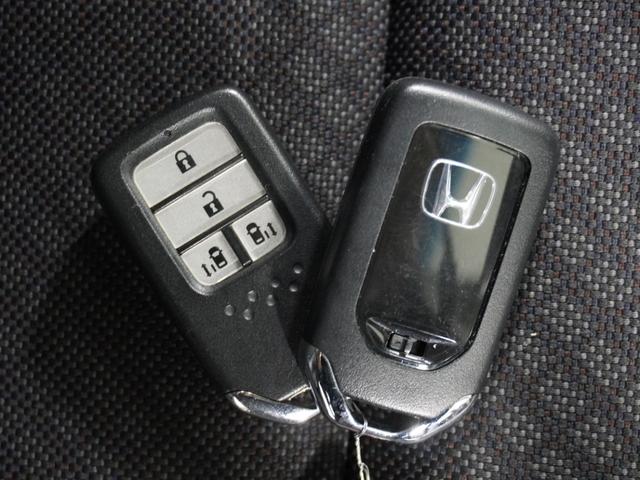 フリード Ｇ　ナビＲカメＤレコＥＴＣ両電扉ＢＴシ－トヒ－タ－　アダプティブクルーズコントロール　Ｂｌｕｅｔｏｏｔｈ　フルセグＴＶ　ＣＤ／ＤＶＤ再生　１５インチ純正アルミホイール　２列目ウォークスルー　禁煙車　ＬＥＤ（22枚目）