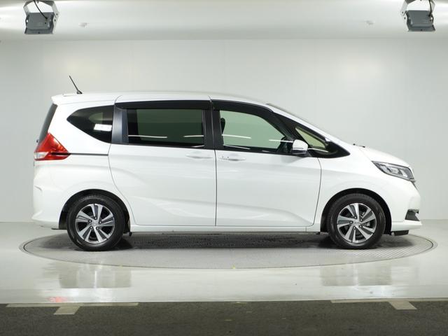 フリード Ｇ　ナビＲカメＤレコＥＴＣ両電扉ＢＴシ－トヒ－タ－　アダプティブクルーズコントロール　Ｂｌｕｅｔｏｏｔｈ　フルセグＴＶ　ＣＤ／ＤＶＤ再生　１５インチ純正アルミホイール　２列目ウォークスルー　禁煙車　ＬＥＤ（29枚目）