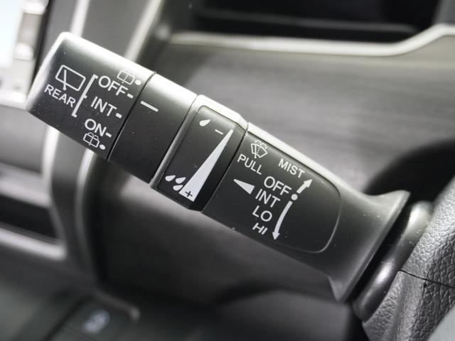 フリード Ｇ　ナビＲカメＤレコＥＴＣ両電扉ＢＴシ－トヒ－タ－　アダプティブクルーズコントロール　Ｂｌｕｅｔｏｏｔｈ　フルセグＴＶ　ＣＤ／ＤＶＤ再生　１５インチ純正アルミホイール　２列目ウォークスルー　禁煙車　ＬＥＤ（50枚目）