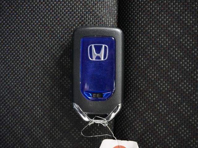 フリードハイブリッド ハイブリッド・Ｇホンダセンシング　１オ－ナ－ナビＤレコＲカメＥＴＣ両電扉ＢＴ地デジ　アダプティブクルーズコントロール　Ｂｌｕｅｔｏｏｔｈ　シートヒーター　１５インチ純正アルミホイール　フルセグＴＶ　ＤＶＤ　ＵＳＢ　スペアキー有　禁煙車（37枚目）