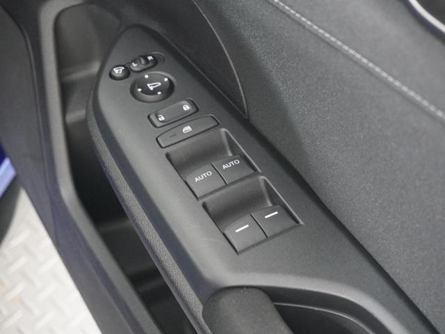 シビック ハッチバック 1オ-ナ-ナビDレコRカメETCクルコンBT アダプティブクルーズ Bluetooth シートヒーター オートハイビーム 18インチ純正アルミホイール 禁煙車 フルセグTV DVD再生 レーンアシスト(44枚目)