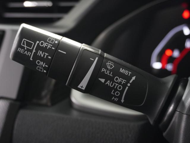 シビック ハッチバック 1オ-ナ-ナビDレコRカメETCクルコンBT アダプティブクルーズ Bluetooth シートヒーター オートハイビーム 18インチ純正アルミホイール 禁煙車 フルセグTV DVD再生 レーンアシスト(51枚目)