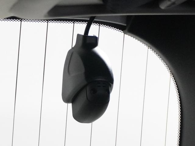 ステップワゴンスパーダ スパーダホンダセンシング 1オ-ナ-ナビ後席モニタDレコETC2.0両電扉 アダプティブクルーズコントロール Bluetooth パドルシフト 16インチ純正アルミホイール CD/DVD フルセグTV レーンアシスト 禁煙車(7枚目)