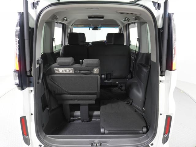 ステップワゴンスパーダ スパーダホンダセンシング 1オ-ナ-ナビ後席モニタDレコETC2.0両電扉 アダプティブクルーズコントロール Bluetooth パドルシフト 16インチ純正アルミホイール CD/DVD フルセグTV レーンアシスト 禁煙車(42枚目)