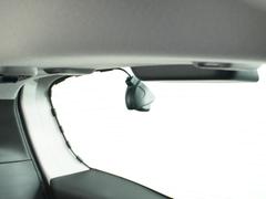 この車にはリアにもドライブレコーダーを装備しております◆映像・音声などを記録する自動車用の装置です。　もしもの事故の際の記録はもちろん、旅行の際の思い出としてドライブの映像を楽しむことができます。 7
