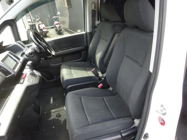 ステップワゴンスパーダ パワーエディション　ＨＩＤヘッドライト　オートライト　ＥＴＣ　メモリーナビ　バックカメラ　両側電動スライドドア　オートエアコン　後部座席マニュアルエアコン　一年保証（11枚目）