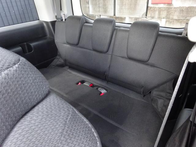 ステップワゴンスパーダ パワーエディション　ＨＩＤヘッドライト　オートライト　ＥＴＣ　メモリーナビ　バックカメラ　両側電動スライドドア　オートエアコン　後部座席マニュアルエアコン　一年保証（13枚目）