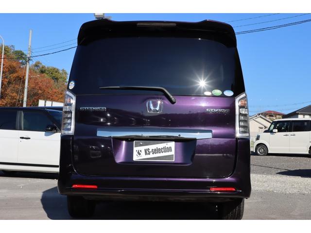 ステップワゴンスパーダ Ｚ　クールスピリット　ＨＩＤヘッドライト　純正インチアルミホイールフリップダウンモニター　両側パワスラ　クルコン　オートライト　　Ｈレザーシート　純正ナビ　ＴＶ　バックカメラ　Ｂｌｕｅｔｏｏｔｈ対応（4枚目）