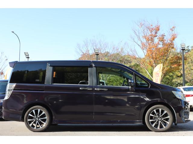 ステップワゴンスパーダ Ｚ　クールスピリット　ＨＩＤヘッドライト　純正インチアルミホイールフリップダウンモニター　両側パワスラ　クルコン　オートライト　　Ｈレザーシート　純正ナビ　ＴＶ　バックカメラ　Ｂｌｕｅｔｏｏｔｈ対応（6枚目）