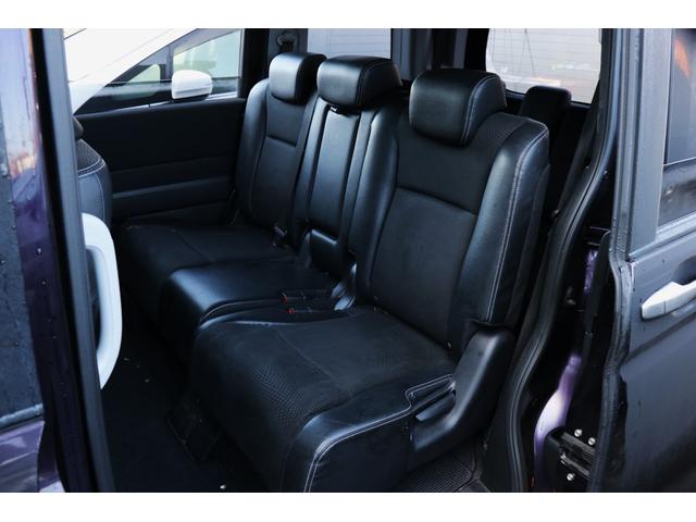 ステップワゴンスパーダ Ｚ　クールスピリット　ＨＩＤヘッドライト　純正インチアルミホイールフリップダウンモニター　両側パワスラ　クルコン　オートライト　　Ｈレザーシート　純正ナビ　ＴＶ　バックカメラ　Ｂｌｕｅｔｏｏｔｈ対応（11枚目）