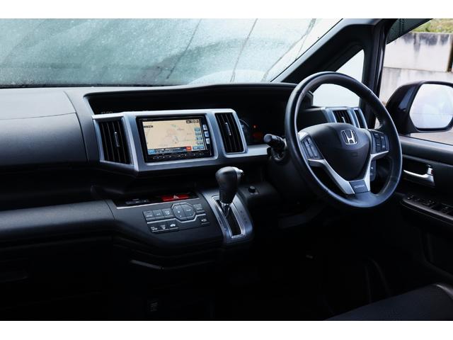 ステップワゴンスパーダ Ｚ　クールスピリット　ＨＩＤヘッドライト　純正インチアルミホイールフリップダウンモニター　両側パワスラ　クルコン　オートライト　　Ｈレザーシート　純正ナビ　ＴＶ　バックカメラ　Ｂｌｕｅｔｏｏｔｈ対応（29枚目）