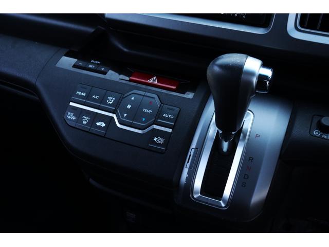 ステップワゴンスパーダ Ｚ　クールスピリット　ＨＩＤヘッドライト　純正インチアルミホイールフリップダウンモニター　両側パワスラ　クルコン　オートライト　　Ｈレザーシート　純正ナビ　ＴＶ　バックカメラ　Ｂｌｕｅｔｏｏｔｈ対応（36枚目）