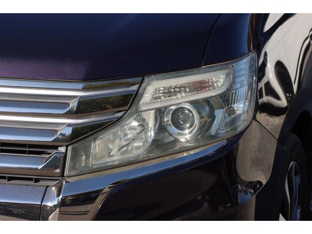 ステップワゴンスパーダ Ｚ　クールスピリット　ＨＩＤヘッドライト　純正インチアルミホイールフリップダウンモニター　両側パワスラ　クルコン　オートライト　　Ｈレザーシート　純正ナビ　ＴＶ　バックカメラ　Ｂｌｕｅｔｏｏｔｈ対応（45枚目）