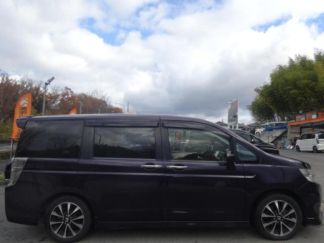 ステップワゴンスパーダ Ｚ　クールスピリット　クルーズコントロール　バックカメラ　両側電動スライドドア　オートエアコン　ＥＴＣ　スマートキー　ＨＩＤヘッドライト（7枚目）