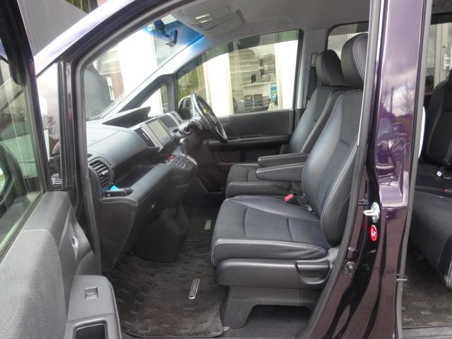 ステップワゴンスパーダ Ｚ　クールスピリット　クルーズコントロール　バックカメラ　両側電動スライドドア　オートエアコン　ＥＴＣ　スマートキー　ＨＩＤヘッドライト（11枚目）