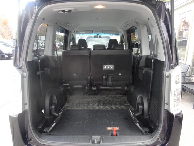 ステップワゴンスパーダ Ｚ　クールスピリット　クルーズコントロール　バックカメラ　両側電動スライドドア　オートエアコン　ＥＴＣ　スマートキー　ＨＩＤヘッドライト（15枚目）