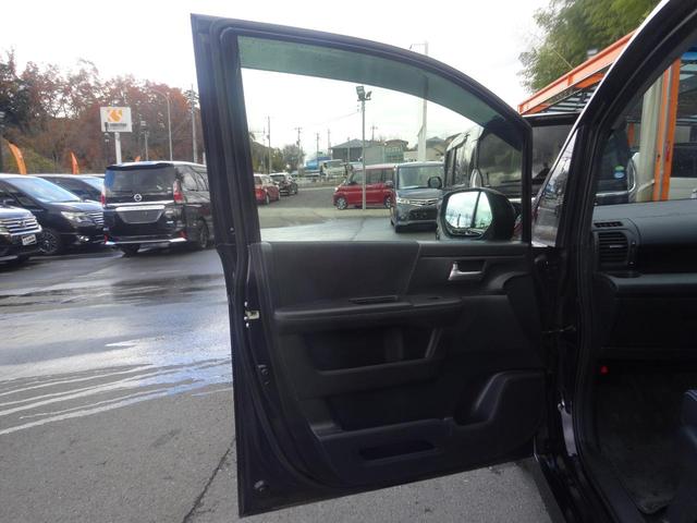 ステップワゴンスパーダ Ｚ　クールスピリット　クルーズコントロール　バックカメラ　両側電動スライドドア　オートエアコン　ＥＴＣ　スマートキー　ＨＩＤヘッドライト（45枚目）