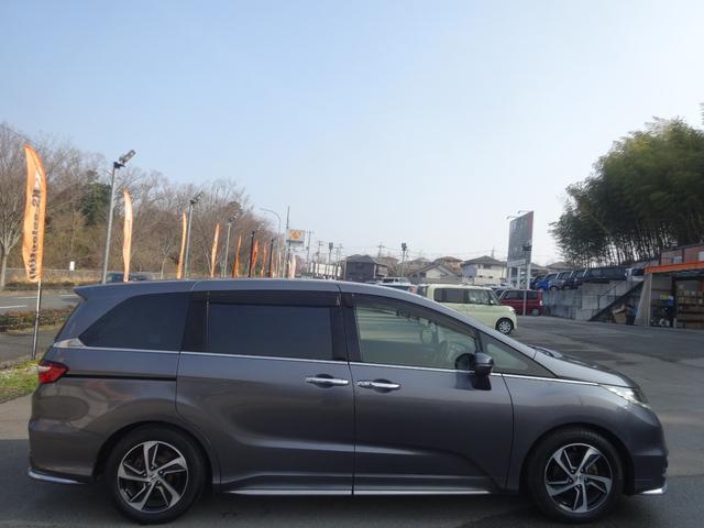 オデッセイ アブソルート　パドルシフト　バックカメラ　プッシュスタート　両側電動スライドドア　衝突被害軽減ブレーキ　パワーウィンドウ　電動格納ミラー　ＥＴＣ　オートエアコン（6枚目）