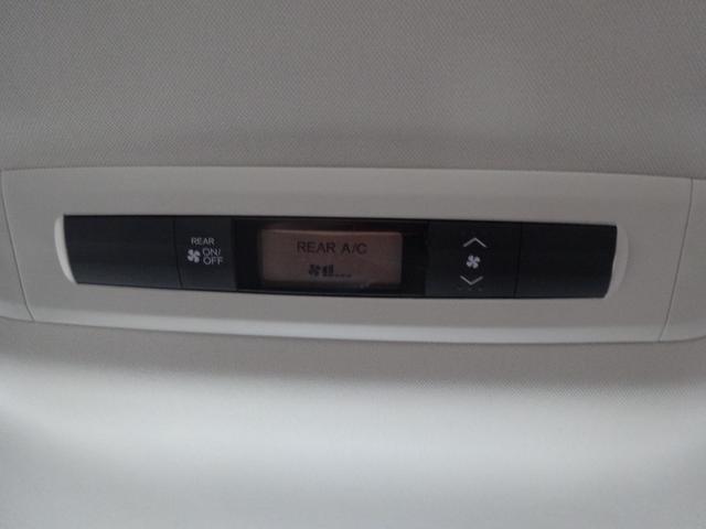 オデッセイ アブソルート　パドルシフト　バックカメラ　プッシュスタート　両側電動スライドドア　衝突被害軽減ブレーキ　パワーウィンドウ　電動格納ミラー　ＥＴＣ　オートエアコン（31枚目）