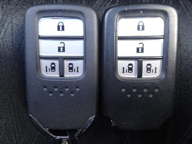 オデッセイ アブソルート　パドルシフト　バックカメラ　プッシュスタート　両側電動スライドドア　衝突被害軽減ブレーキ　パワーウィンドウ　電動格納ミラー　ＥＴＣ　オートエアコン（34枚目）