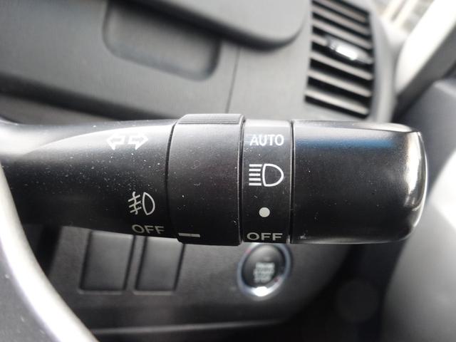 ヴォクシー ZS 煌 両側電動スライドドア フリップダウンモニター パワーウィンドウ 電動格納ミラー オートエアコン ETC HIDヘッドライト(19枚目)