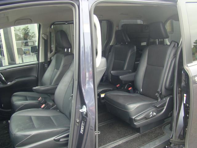 エスクァイア ハイブリッドＧｉ　オートライト　オートエアコン　ステアリングスイッチ　バックカメラ　Ｂｌｕｅｔｏｏｔｈ　両側電動スライドドア　パワーウィンドウ　プッシュスタート　ＥＴＣ（9枚目）