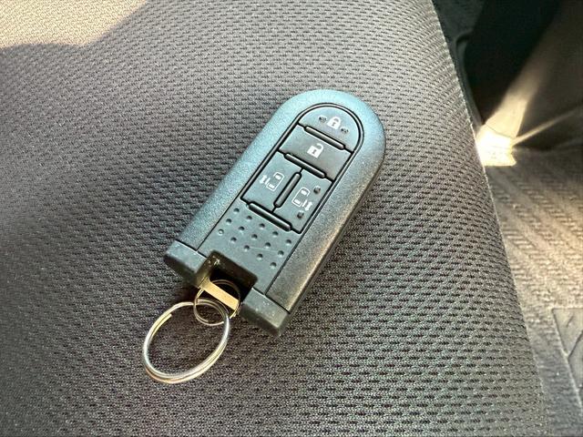 タンク カスタムＧ－Ｔ　ＥＴＣ　ドライブレコーダー　Ｂｌｕｅｔｏｏｔｈオーディオ　バックカメラ　両側電動スライドドア　衝突被害軽減ブレーキ　横滑り防止　サンシェード　プッシュスタート　クルーズコントロール（28枚目）