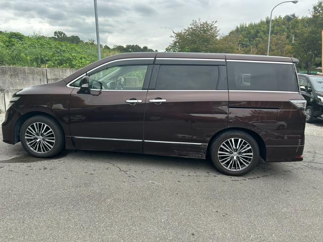 エルグランド ２５０ハイウェイスタープレミアム　スマートキー　ＥＴＣ　Ｂｌｕｅｔｏｏｔｈ　バックモニター　両側電動スライドドア　シートヒーター／クーラー　横滑り防止　サンシェード　フリップダウンモニター（7枚目）