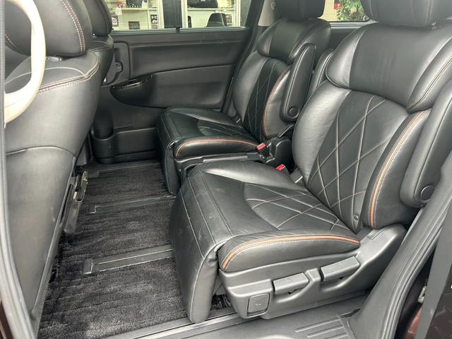 エルグランド ２５０ハイウェイスタープレミアム　スマートキー　ＥＴＣ　Ｂｌｕｅｔｏｏｔｈ　バックモニター　両側電動スライドドア　シートヒーター／クーラー　横滑り防止　サンシェード　フリップダウンモニター（11枚目）