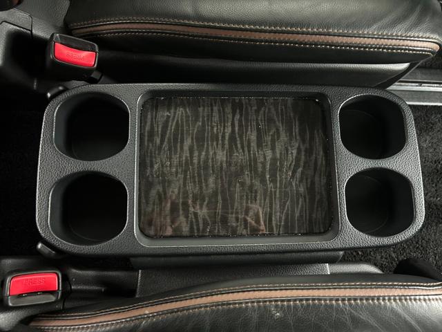 エルグランド ２５０ハイウェイスタープレミアム　スマートキー　ＥＴＣ　Ｂｌｕｅｔｏｏｔｈ　バックモニター　両側電動スライドドア　シートヒーター／クーラー　横滑り防止　サンシェード　フリップダウンモニター（39枚目）