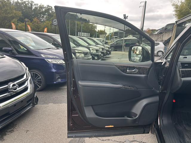 エルグランド ２５０ハイウェイスタープレミアム　スマートキー　ＥＴＣ　Ｂｌｕｅｔｏｏｔｈ　バックモニター　両側電動スライドドア　シートヒーター／クーラー　横滑り防止　サンシェード　フリップダウンモニター（56枚目）