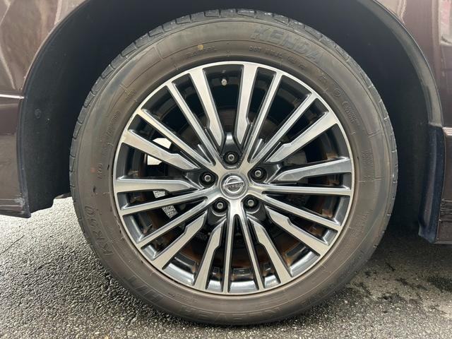 エルグランド ２５０ハイウェイスタープレミアム　スマートキー　ＥＴＣ　Ｂｌｕｅｔｏｏｔｈ　バックモニター　両側電動スライドドア　シートヒーター／クーラー　横滑り防止　サンシェード　フリップダウンモニター（59枚目）