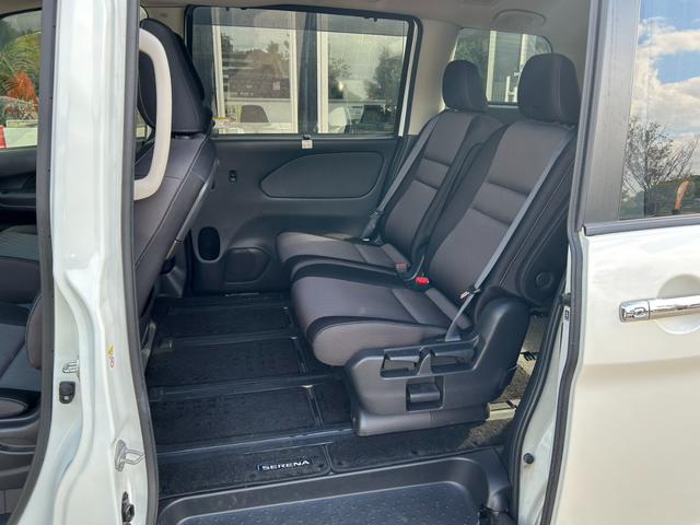 セレナ ｅ－パワー　ハイウェイスターＶ　ドライブレコーダー　Ｂｌｕｅｔｏｏｔｈオーディオ　ＥＴＣ　バックカメラ　両側電動スライドドア　ステアリングスイッチ　クルーズコントロール　スマートキー（11枚目）