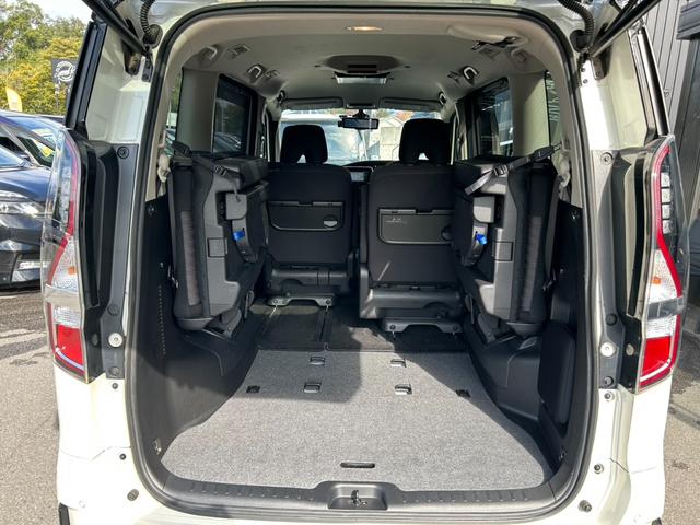 セレナ ｅ－パワー　ハイウェイスターＶ　ドライブレコーダー　Ｂｌｕｅｔｏｏｔｈオーディオ　ＥＴＣ　バックカメラ　両側電動スライドドア　ステアリングスイッチ　クルーズコントロール　スマートキー（14枚目）