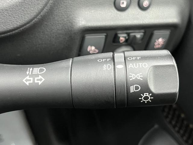 ノート  フルセグ スマートルームミラー アラウンドビューモニター 踏み間違い防止 横滑り防止 スマートキー オートエアコン オートエアコン オートライト  衝突軽減ブレーキ(15枚目)