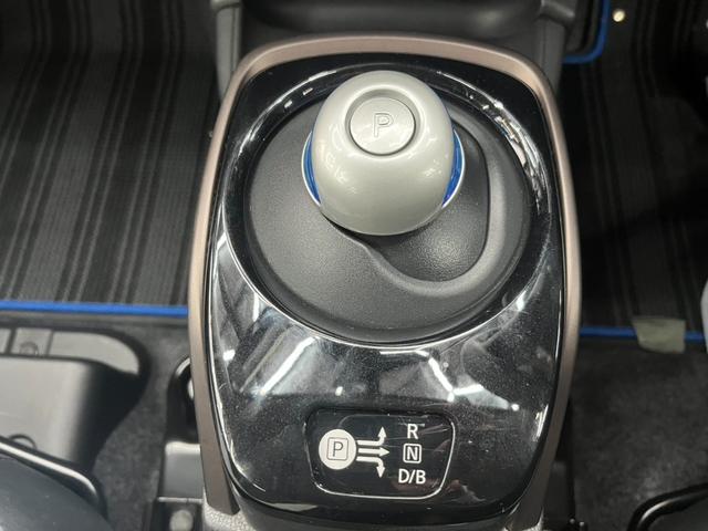 ノート  フルセグ スマートルームミラー アラウンドビューモニター 踏み間違い防止 横滑り防止 スマートキー オートエアコン オートエアコン オートライト  衝突軽減ブレーキ(19枚目)
