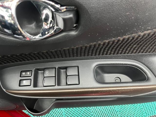 ノート  フルセグ スマートルームミラー アラウンドビューモニター 踏み間違い防止 横滑り防止 スマートキー オートエアコン オートエアコン オートライト  衝突軽減ブレーキ(23枚目)