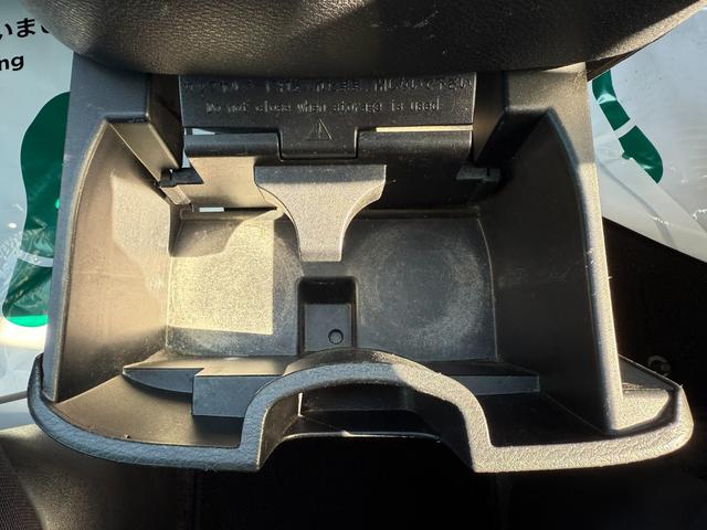 セレナ ハイウェイスター　Ｖセレクション　ＥＴＣ　スマートキー　アラウンドビューモニター　パーキングアシスト　フリップダウンモニター　両側電動スライドドア　デジタルインナーミラー　ドライブレコーダー（29枚目）