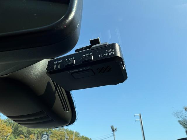 セレナ ハイウェイスター　Ｖセレクション　ＥＴＣ　スマートキー　アラウンドビューモニター　パーキングアシスト　フリップダウンモニター　両側電動スライドドア　デジタルインナーミラー　ドライブレコーダー（31枚目）