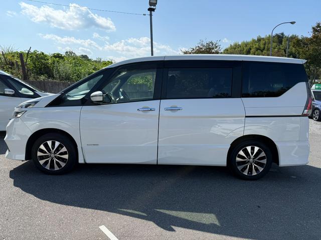 セレナ ハイウェイスター　Ｖセレクション　スマートキー　両側電動スライドドア　バックモニター　Ｂｌｕｅｔｏｏｔｈ　サンシェード　フリップダウンモニター　ドライブレコーダー　タイヤサイズ１９５／６０Ｒ１６（6枚目）