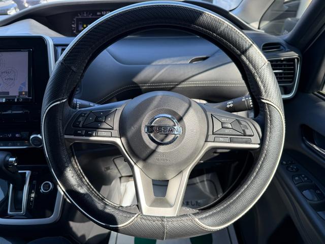 セレナ ハイウェイスター　Ｖセレクション　スマートキー　両側電動スライドドア　バックモニター　Ｂｌｕｅｔｏｏｔｈ　サンシェード　フリップダウンモニター　ドライブレコーダー　タイヤサイズ１９５／６０Ｒ１６（16枚目）