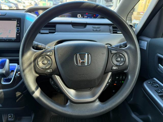 フリード＋ハイブリッド ハイブリッドＧ・ホンダセンシング　ＥＴＣ　スマートキー　両側電動スライドドア　衝突被害軽減ブレーキ　横滑り防止　Ｂｌｕｅｔｏｏｔｈ　バックモニター　オートライト　クルーズコントロール（15枚目）