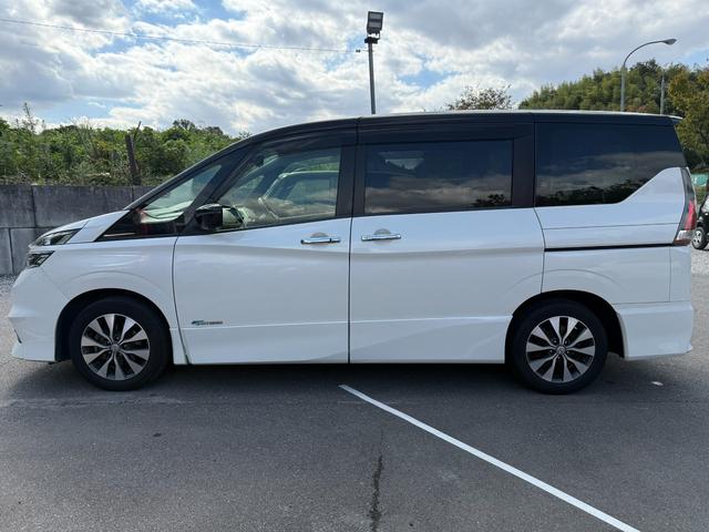 セレナ ハイウェイスター　ＥＴＣ　スマートキー　アラウンドビューモニター　デジタルインナーミラー　フリップダウンモニター　両側電動スライドドア　ドライブレコーダー　サンシェード（6枚目）