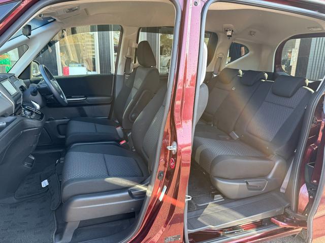 フリード+ハイブリッド ハイブリッドG・ホンダセンシング ETC スマートキー 両側電動スライドドア 横滑り防止 車両接近通報 コーナーセンサー Bluetooth バックモニター ドライブレコーダー(9枚目)