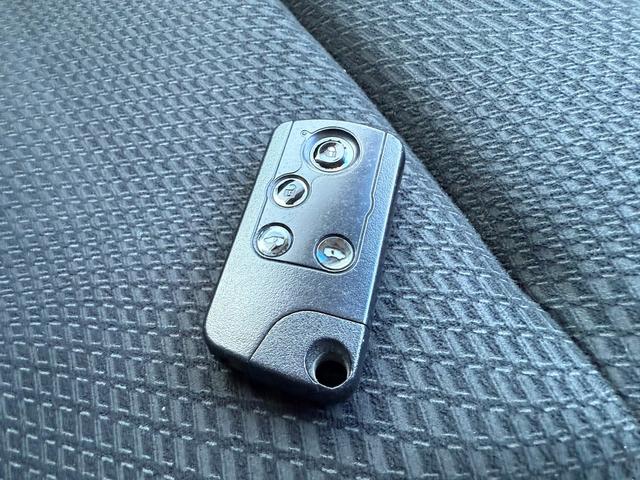 ステップワゴンスパーダ Z クールスピリット ETC スマートキー 両側電動スライドドア サンシェード バックモニター Bluetooth オートライト 横滑り防止 タイヤサイズ205/55R17(29枚目)